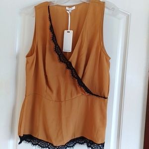 NWT PLEIONE SEXY TOP